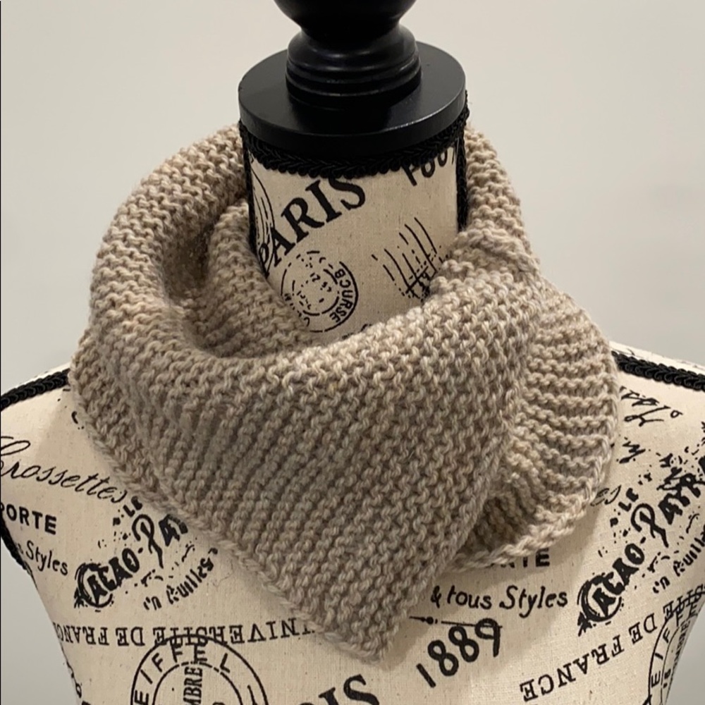 Hand-knitted Neck Warmer